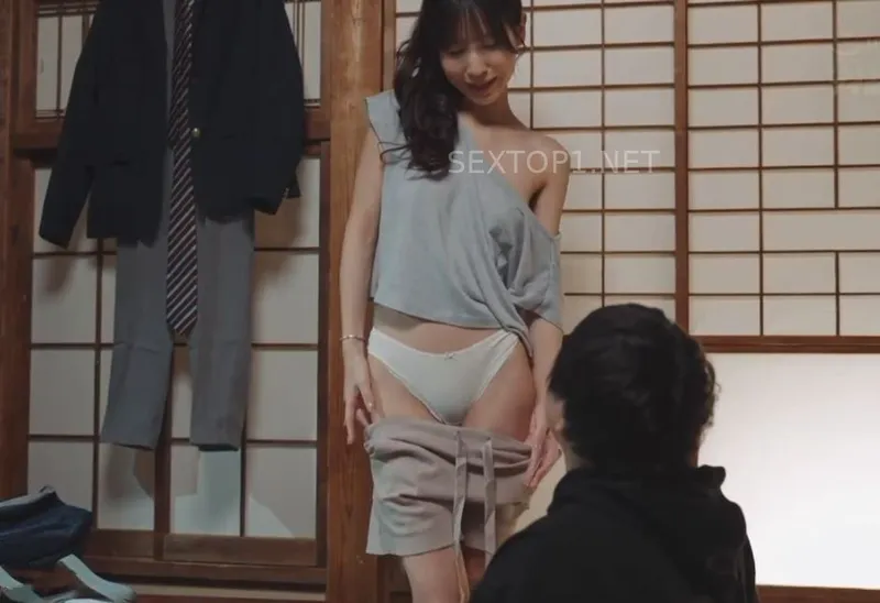 Về quê chăm sóc bố người chồng, bồn chứa tinh của anh trai tìm đến cậu em ông xã vì dâm đãng lâu ngày